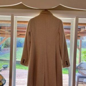 LOFT  Size XS/S  Long off white and tan women's coat